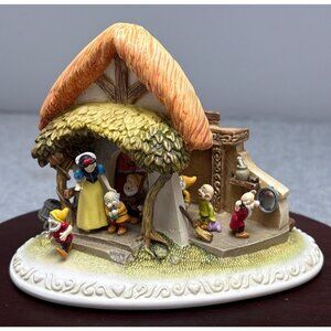 Snow White & Dwarfs Cottage Figurine Olszewski 2006